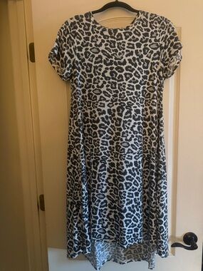 Lularoe Leopard Print T-Shirt Dress in Black & White Carly swing dress